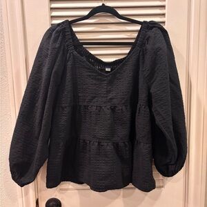Black Textured Women's Top - Old Navy- L